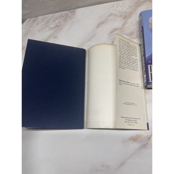 2 Barbara Bush SIGNED Books Millie's Book 1st Ed And A Memoir HC DJ - Picture 13 of 16